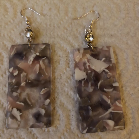 Earring - Picture 5 of 10